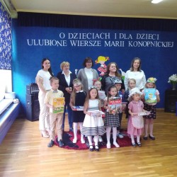 Dzieci z upominkami