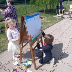 Dzieci podczas Pleneru Malarskiego