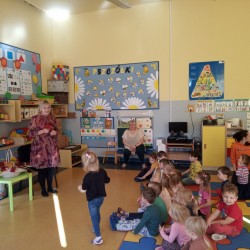 Zajęcia z Panią Bibliotekarką w ramach projektu Mały Miś w świecie wielkiej literatury