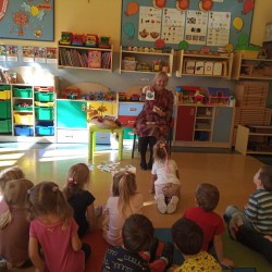 Zajęcia z Panią Bibliotekarką w ramach projektu Mały Miś w świecie wielkiej literatury
